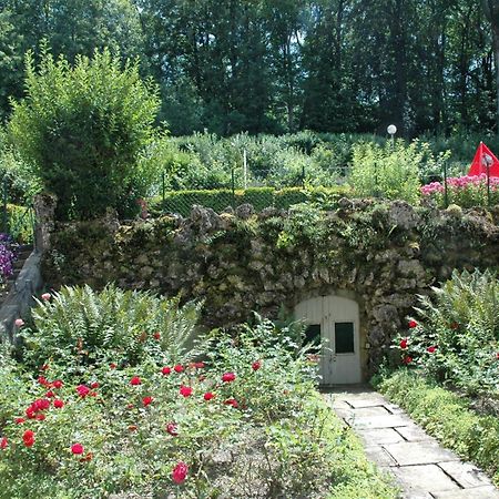Hotel Et Studios D'Orfeuil Бурбон-ле-Ба Екстериор снимка