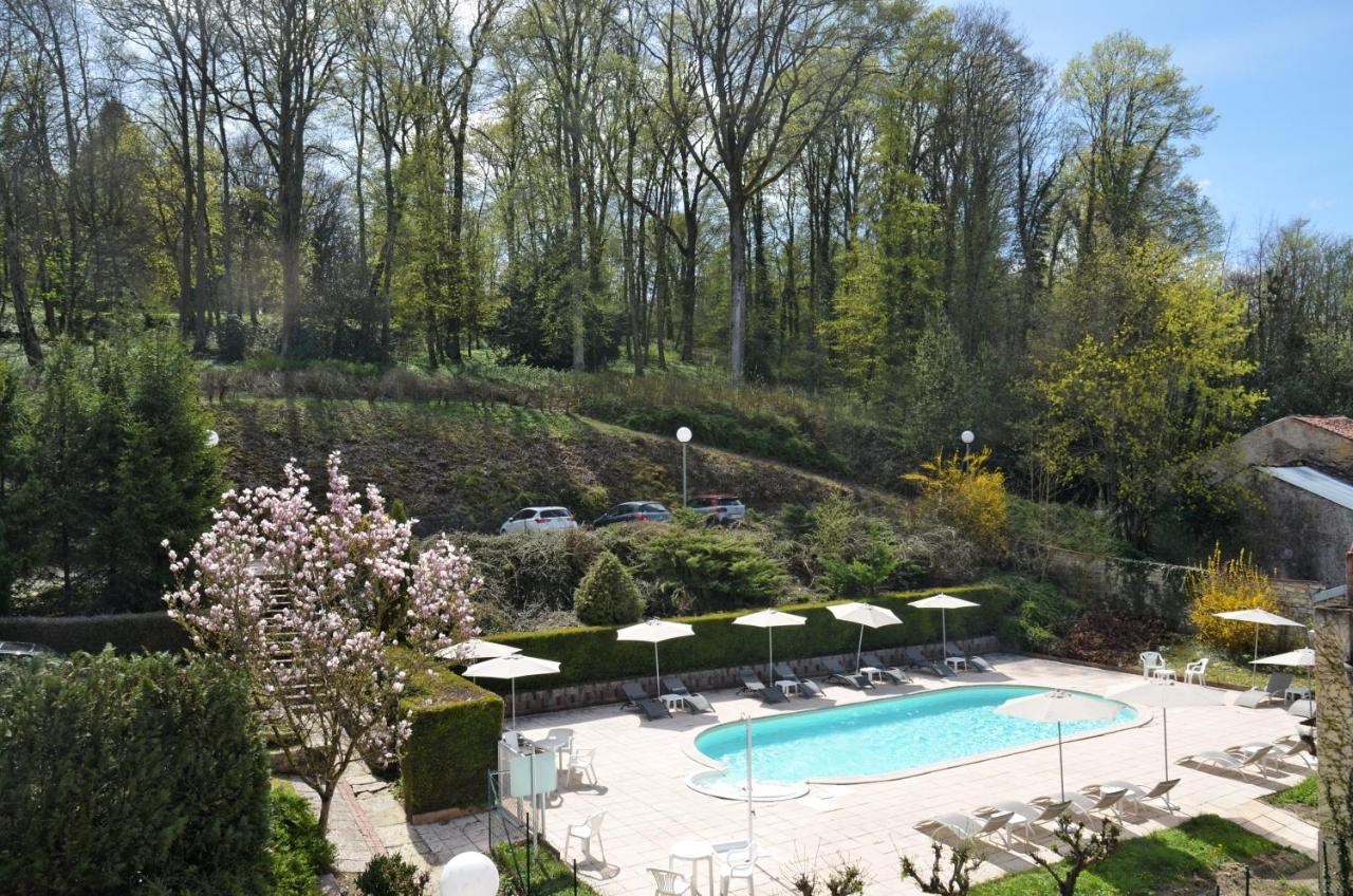 Hotel Et Studios D'Orfeuil Бурбон-ле-Ба Екстериор снимка