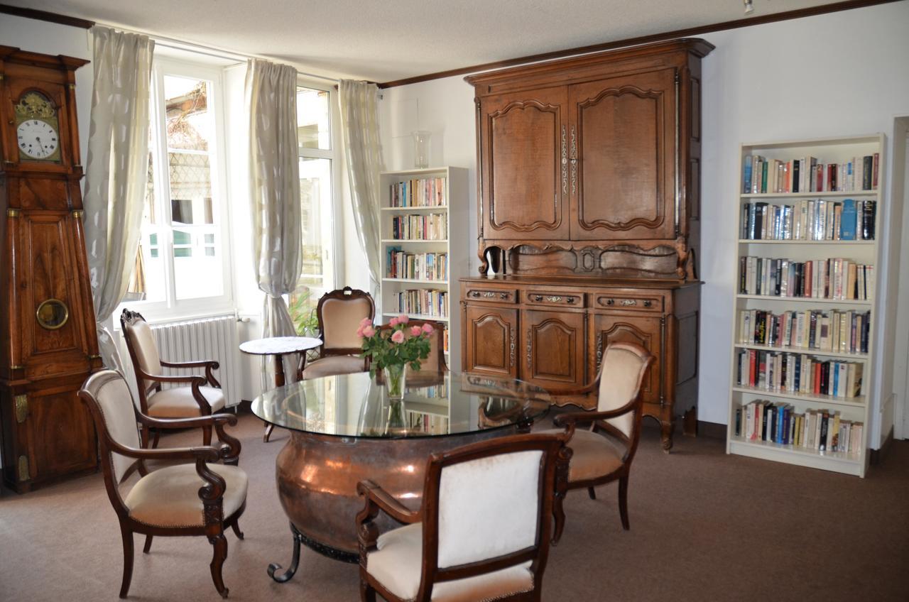 Hotel Et Studios D'Orfeuil Бурбон-ле-Ба Екстериор снимка