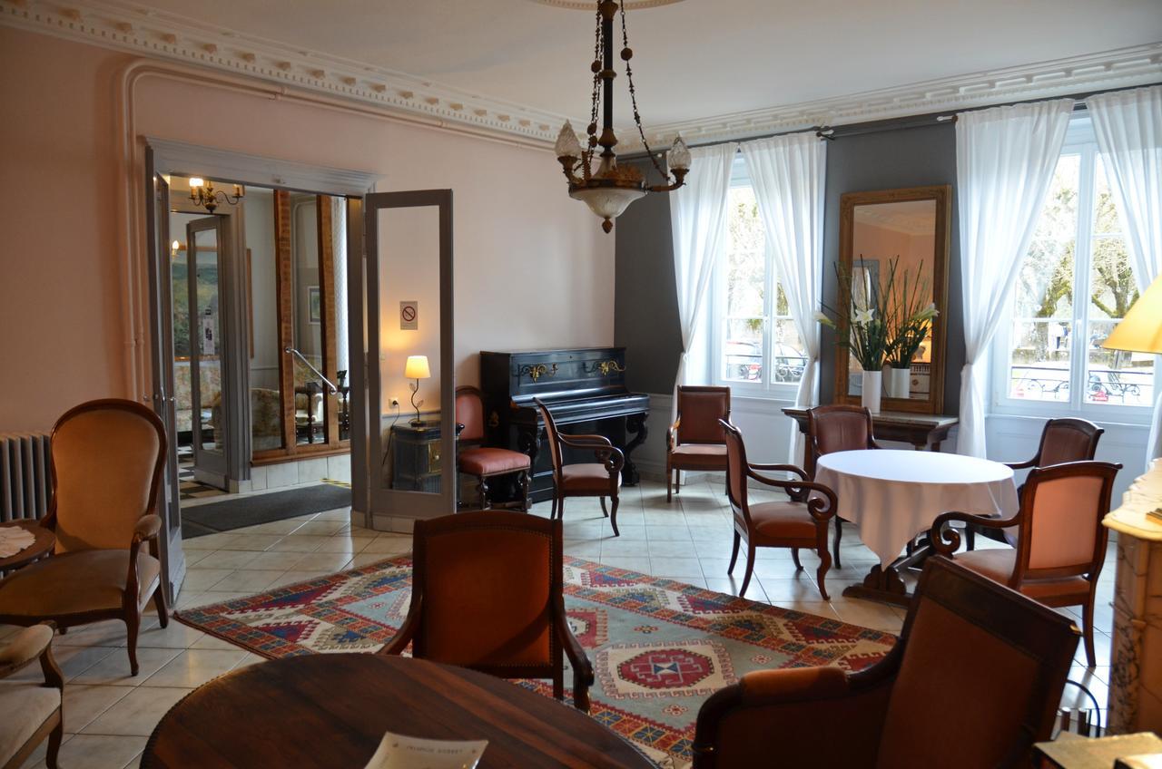 Hotel Et Studios D'Orfeuil Бурбон-ле-Ба Екстериор снимка