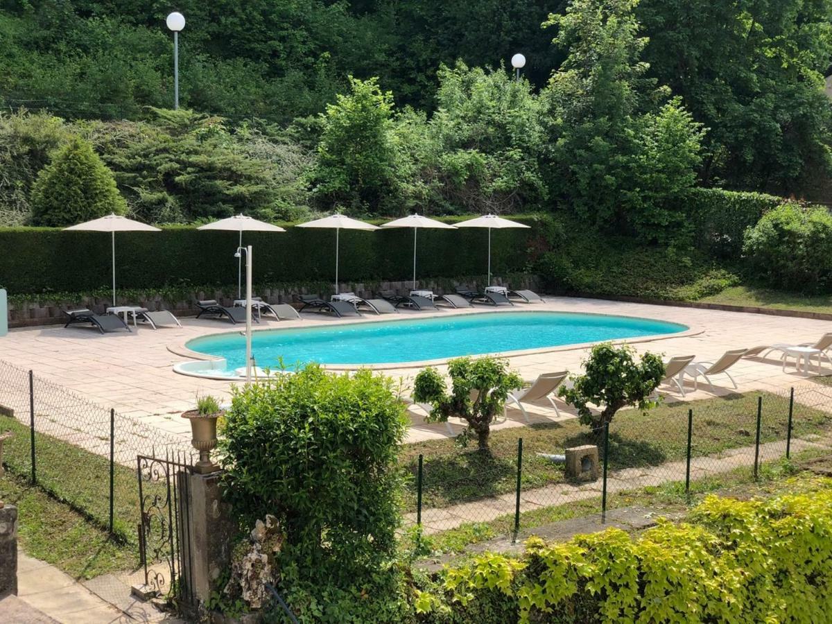 Hotel Et Studios D'Orfeuil Бурбон-ле-Ба Екстериор снимка