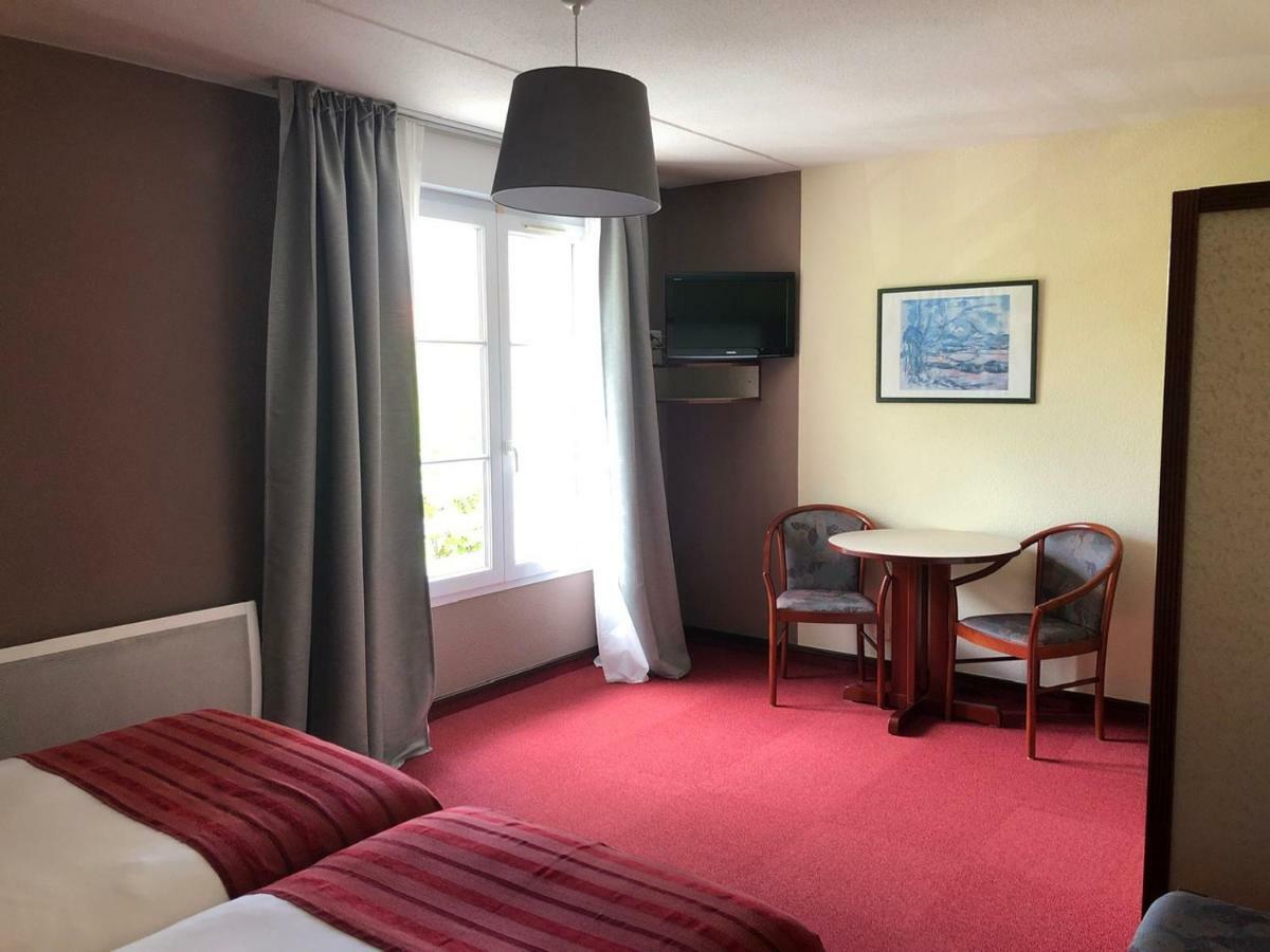 Hotel Et Studios D'Orfeuil Бурбон-ле-Ба Екстериор снимка