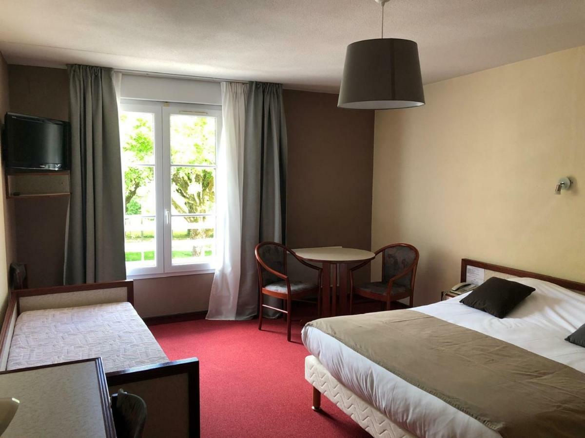 Hotel Et Studios D'Orfeuil Бурбон-ле-Ба Екстериор снимка