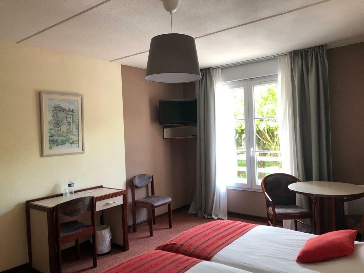 Hotel Et Studios D'Orfeuil Бурбон-ле-Ба Екстериор снимка