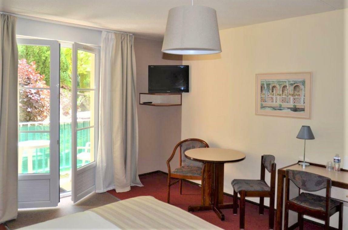 Hotel Et Studios D'Orfeuil Бурбон-ле-Ба Екстериор снимка
